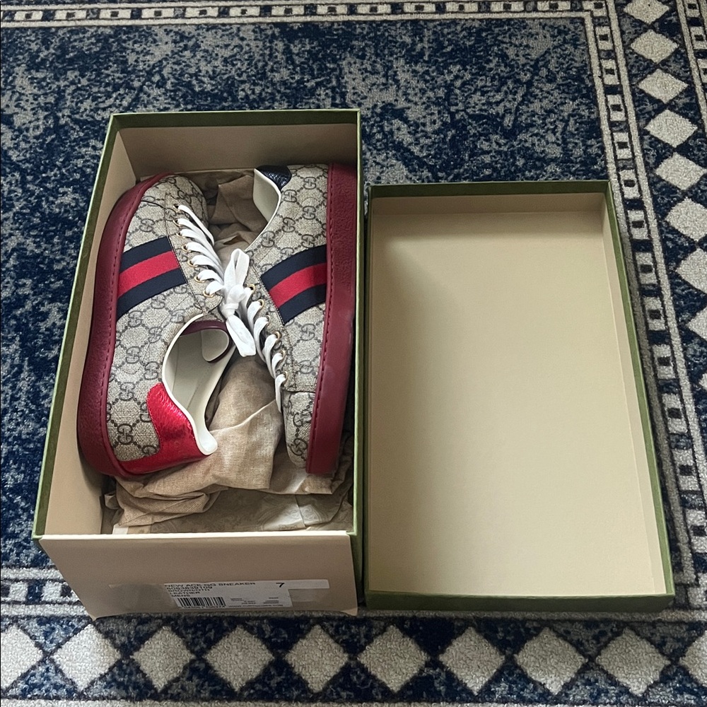 Gucci Green Sneakers - Picture 4 of 9